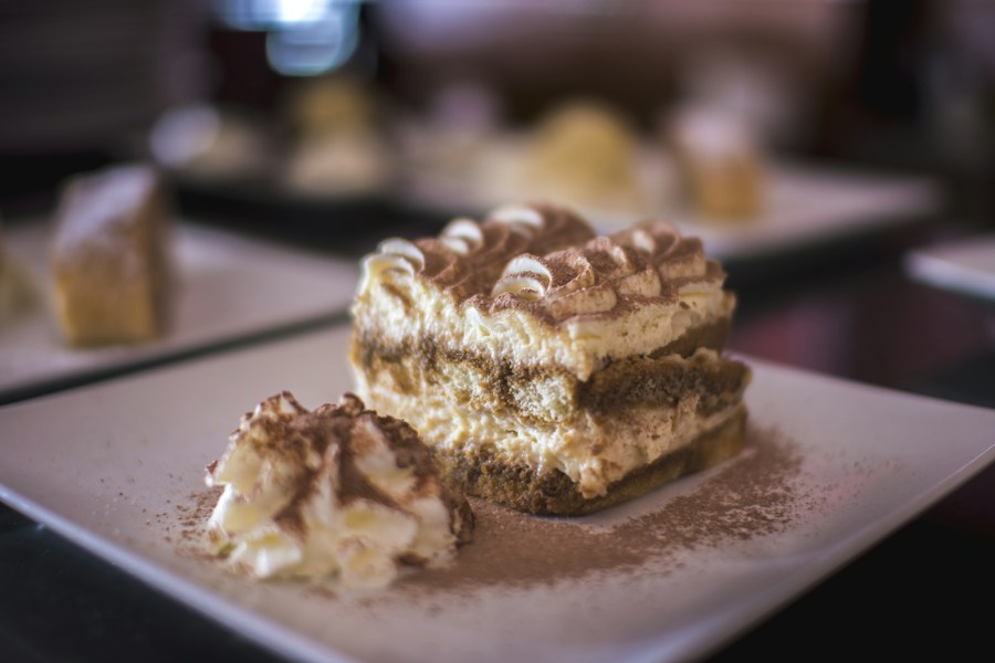 自家製ティラミスとホイップクリーム